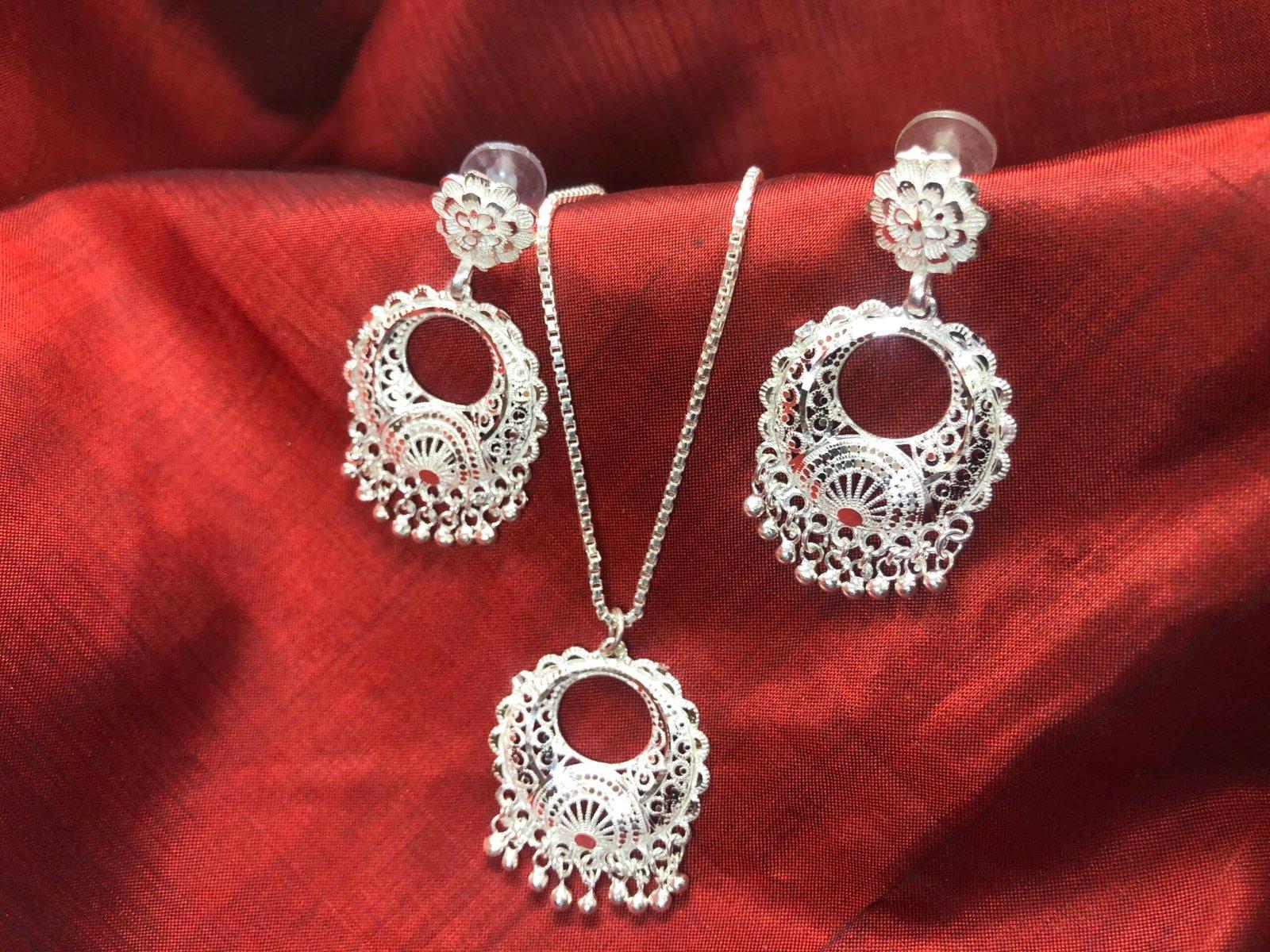 Ahona Pendant Earring Set view 2