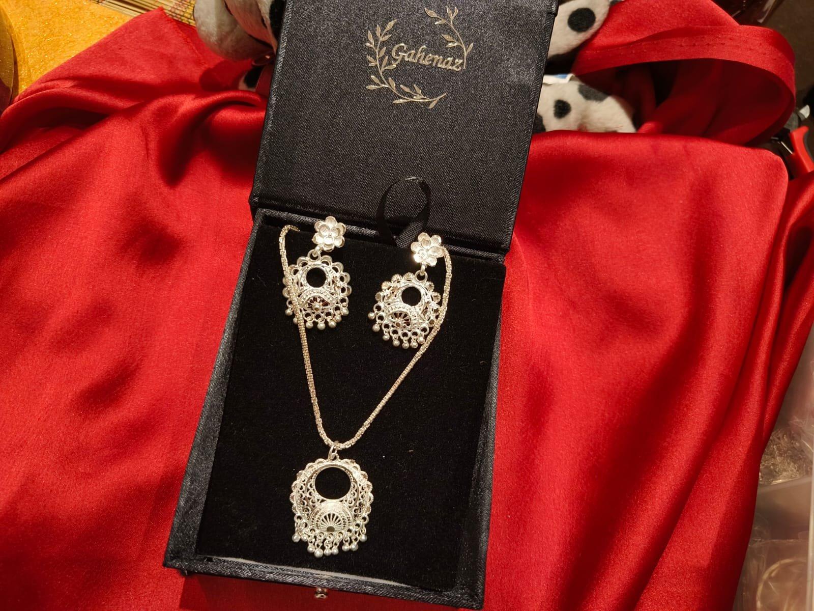 Ahona Pendant Earring Set view 3