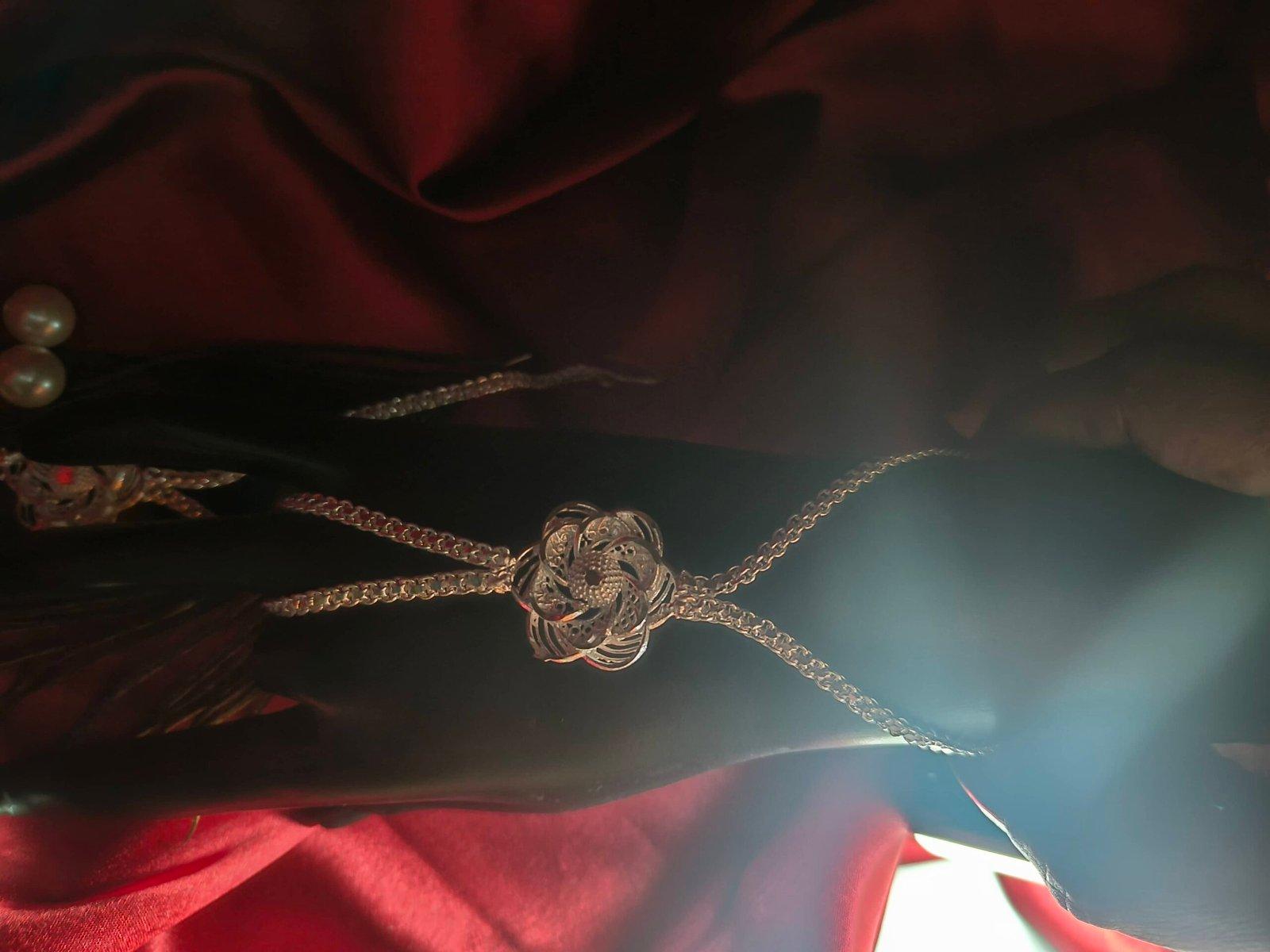 Amelia Ratan Chur / Bracelet with finger ring view 4