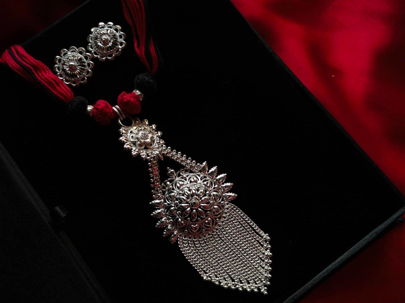 Anuradha Necklace Set view 3