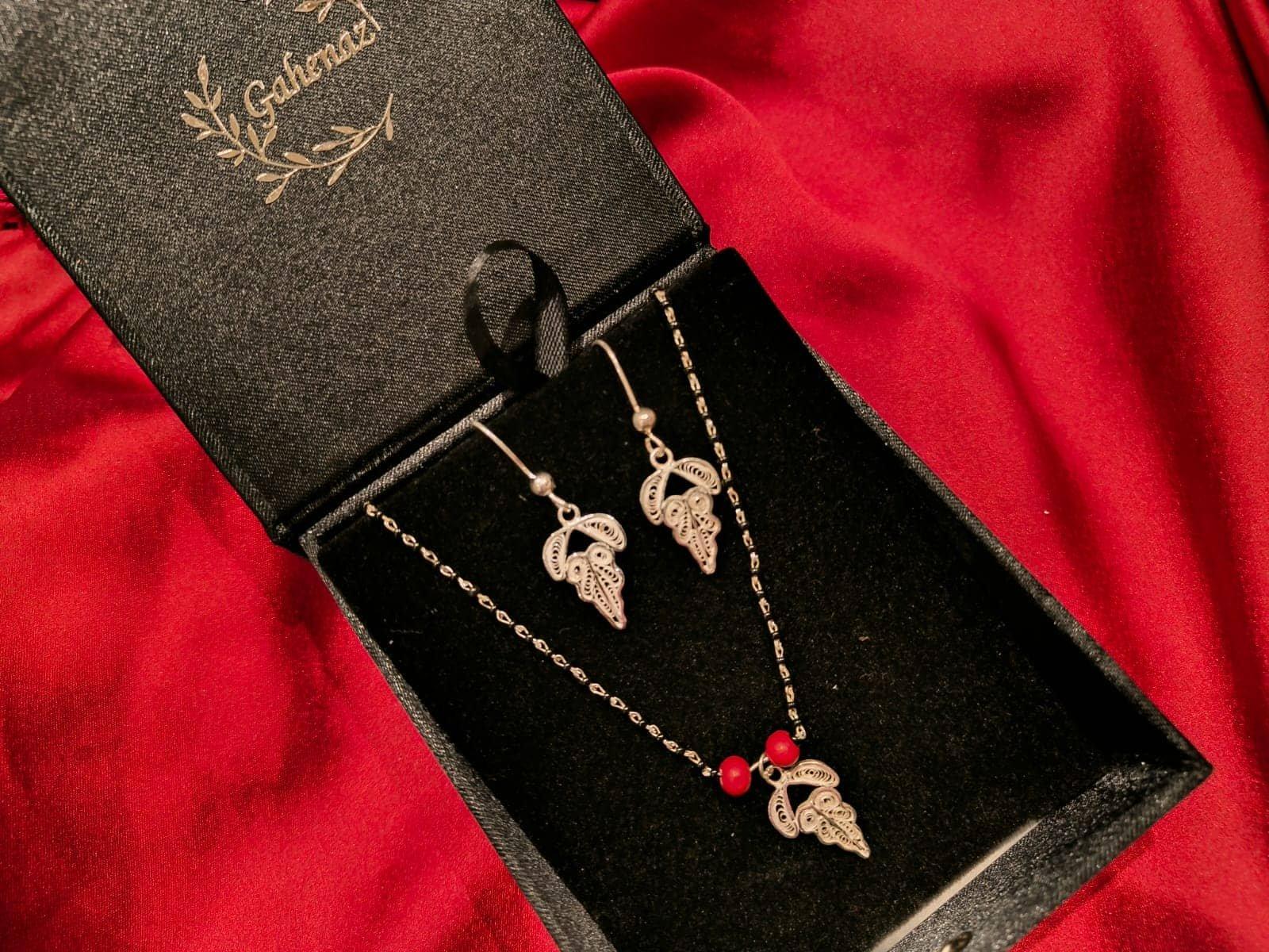 Bhadra Mangalsutra with Earring view 4