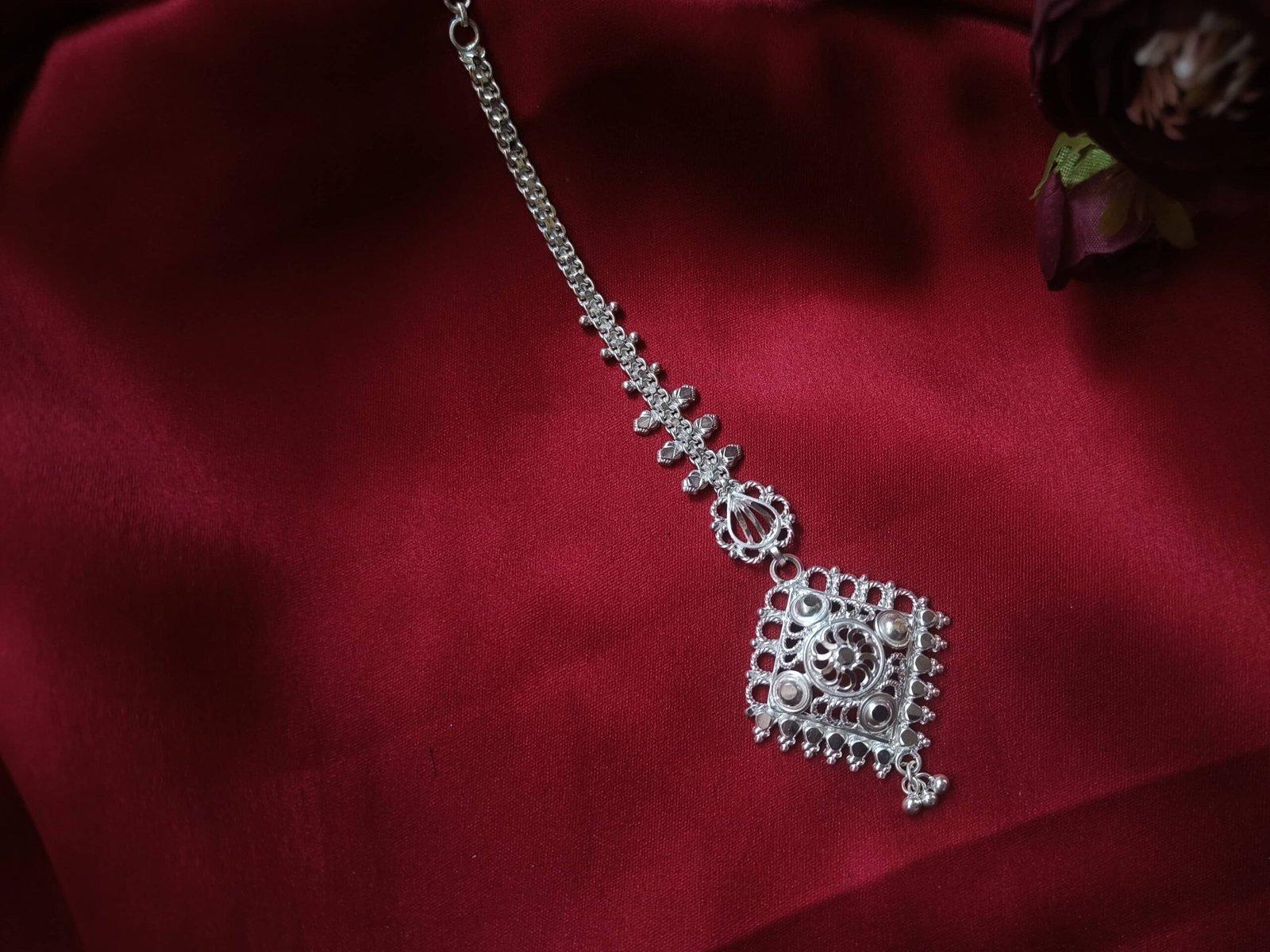 Damayanti Maang tika/Tikli view 3