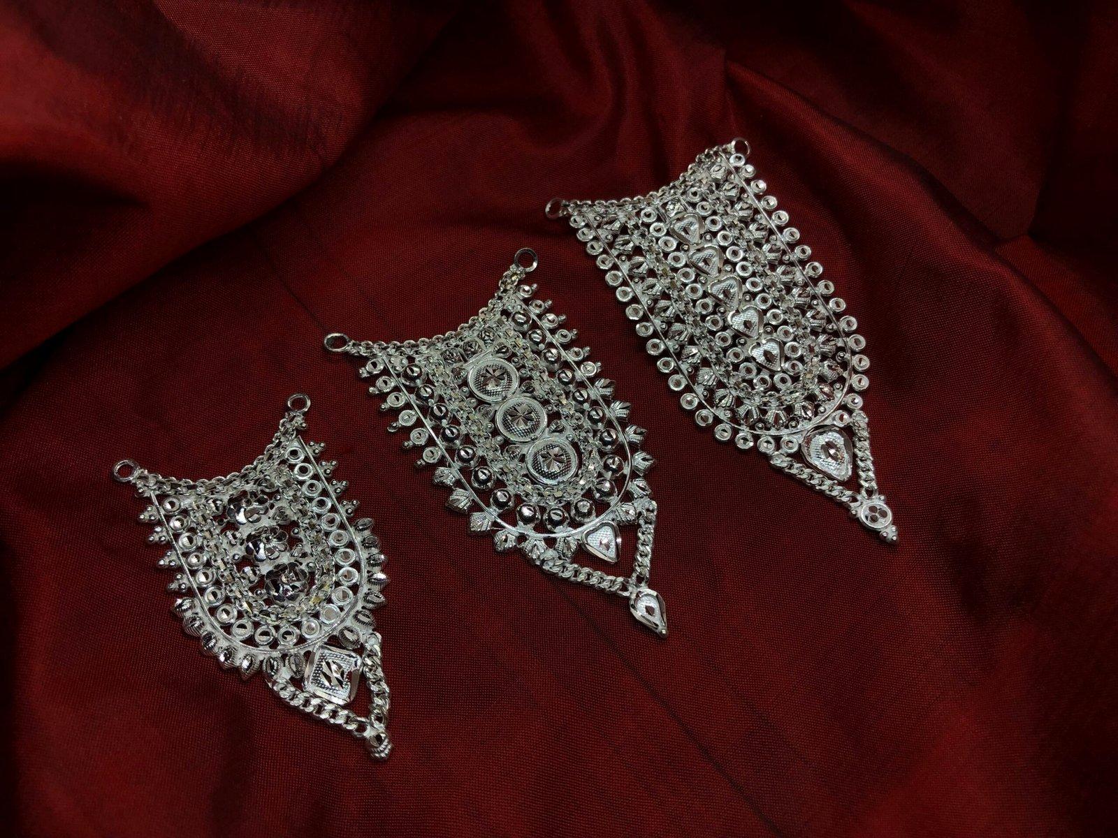 Gahenaz Silver Fancy Siring Necklace/ Bukpata / Kavasam for Idol view 2