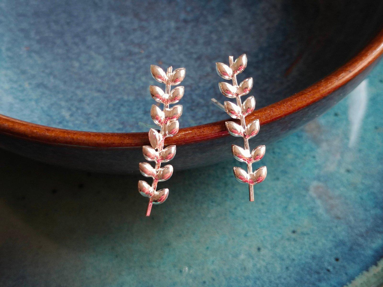 Gahenaz Silver Lavender Ear top view 3