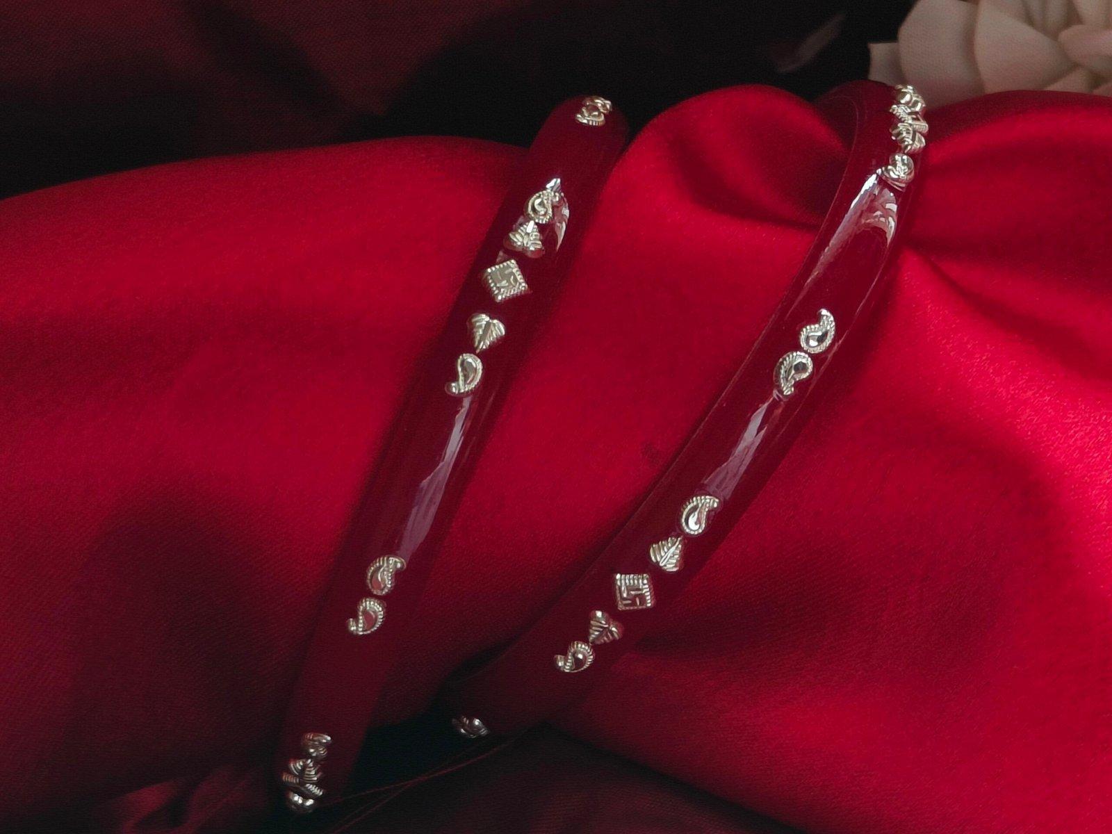 Gahenaz Silver Mohan Red Pola Bangle 2.5, 2.7