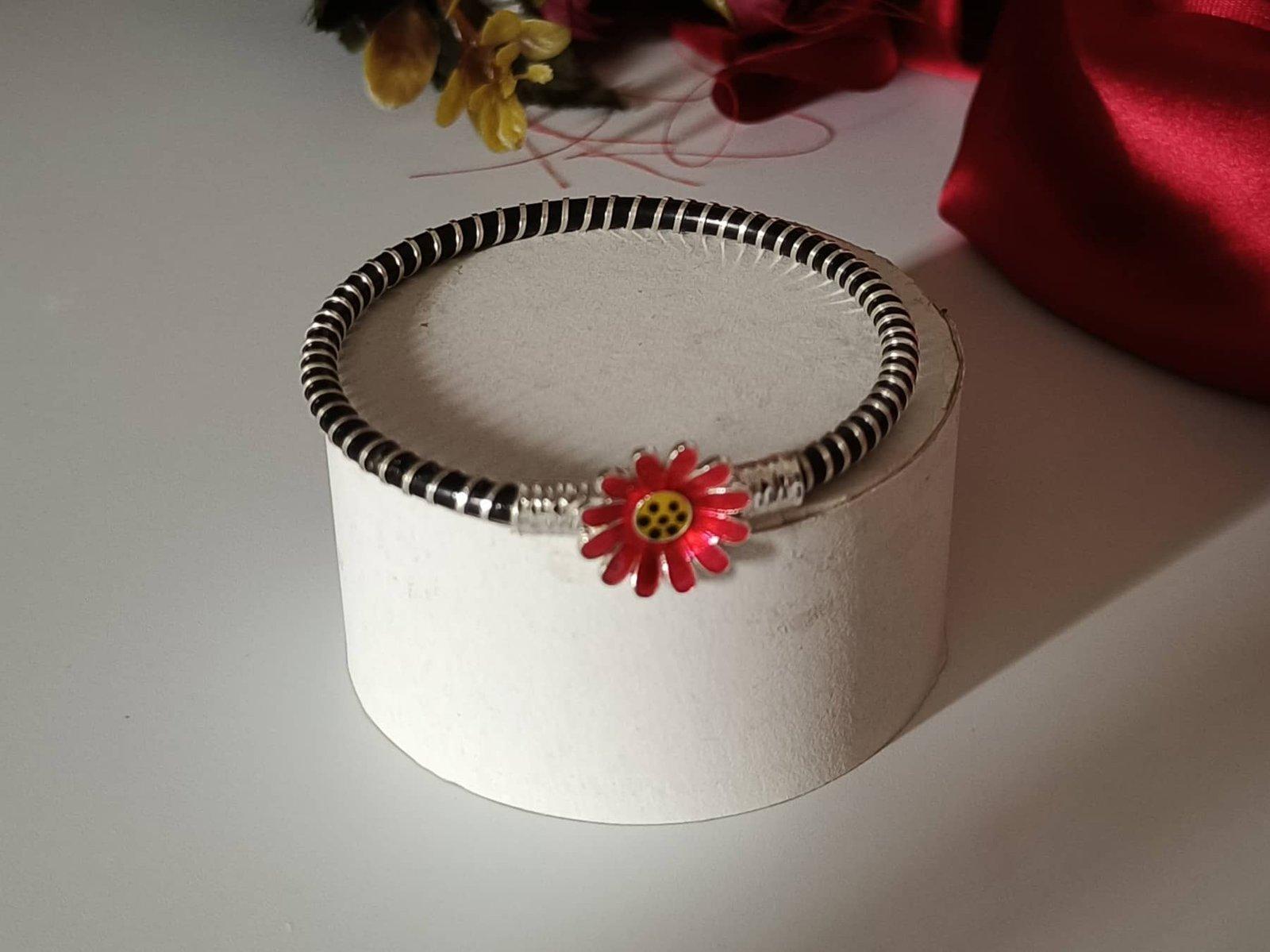 Gahenaz Silver Red Mogra Loha / Noa / Iron Bangle / Kada 2.4 view 3
