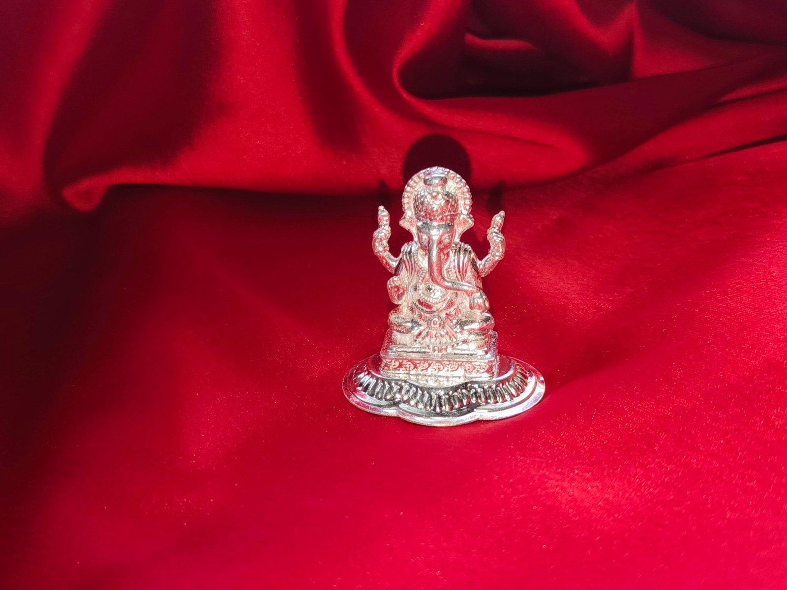 Ganesha / Sidhi Vianyak view 3