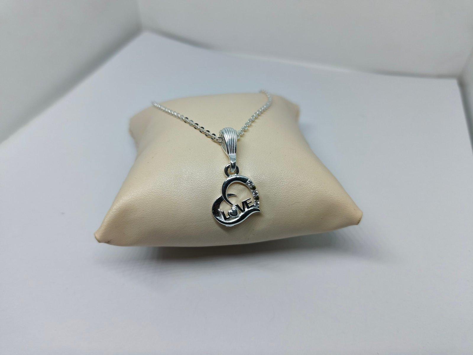 Heart shape Pendant with chain view 3