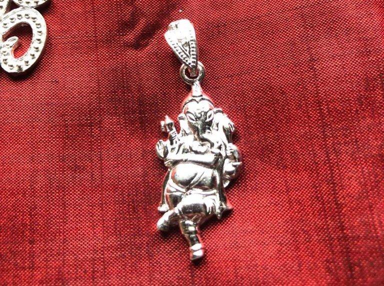 Idol Pendant Ganesh view 2