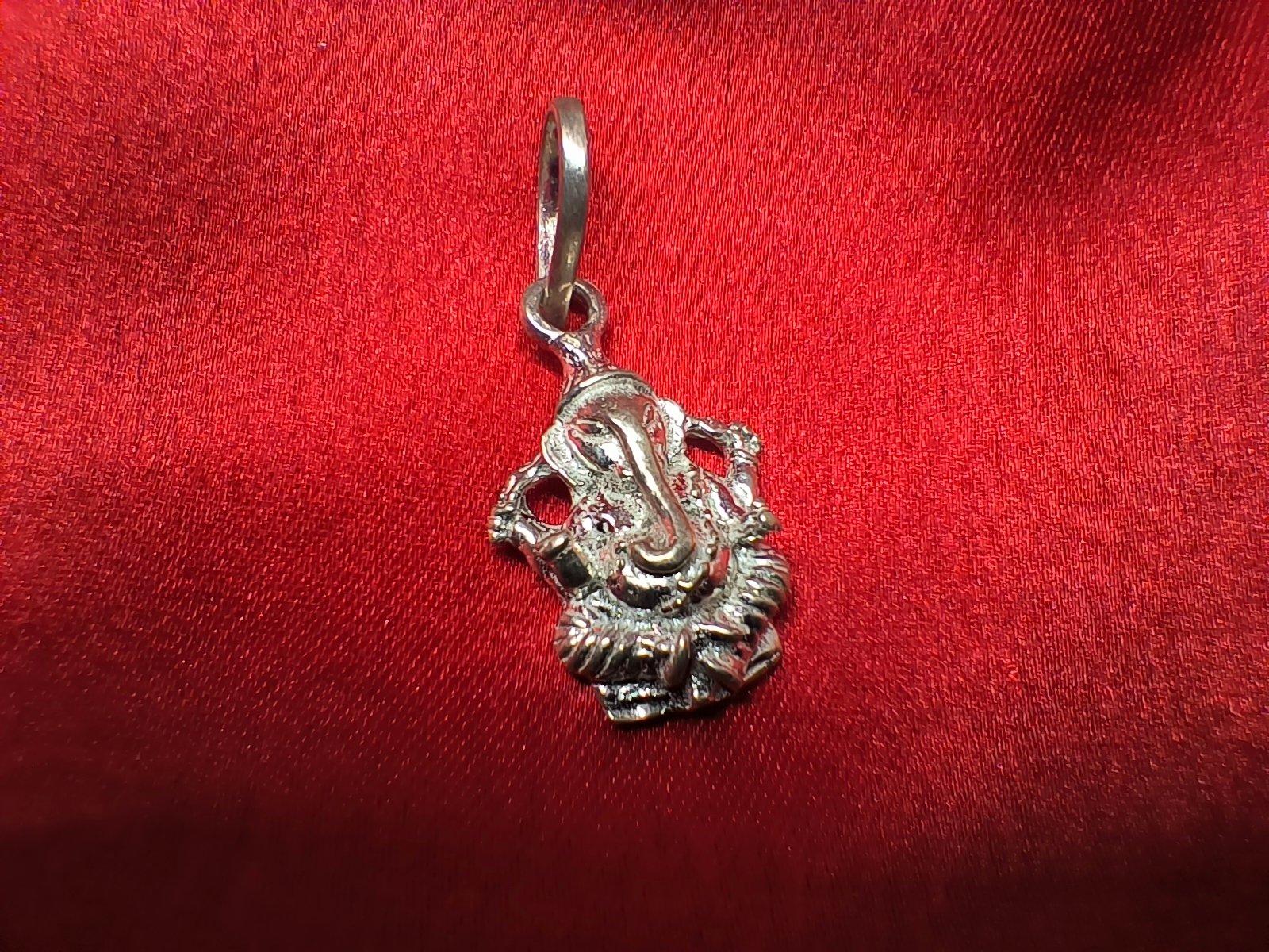 Idol Pendant Ganesh view 3