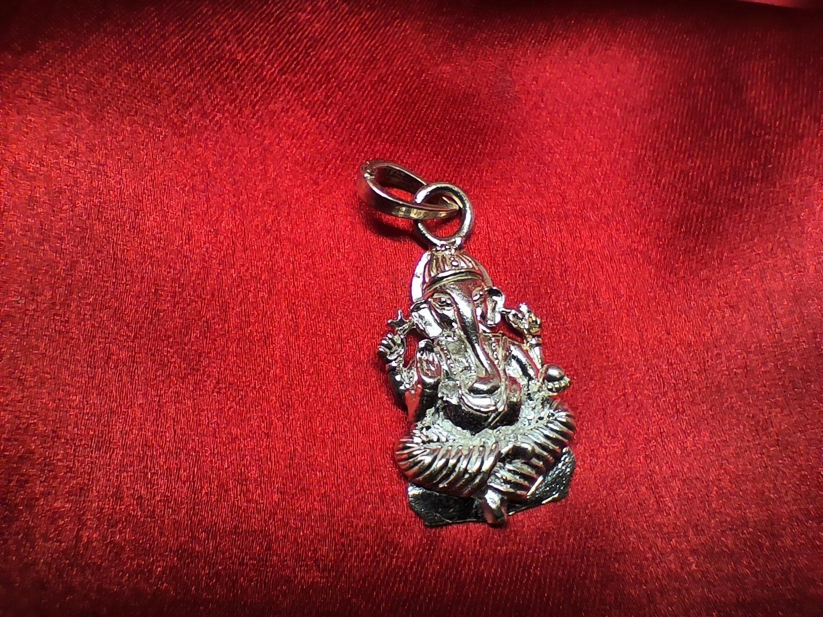 Idol Pendant Ganesh view 4