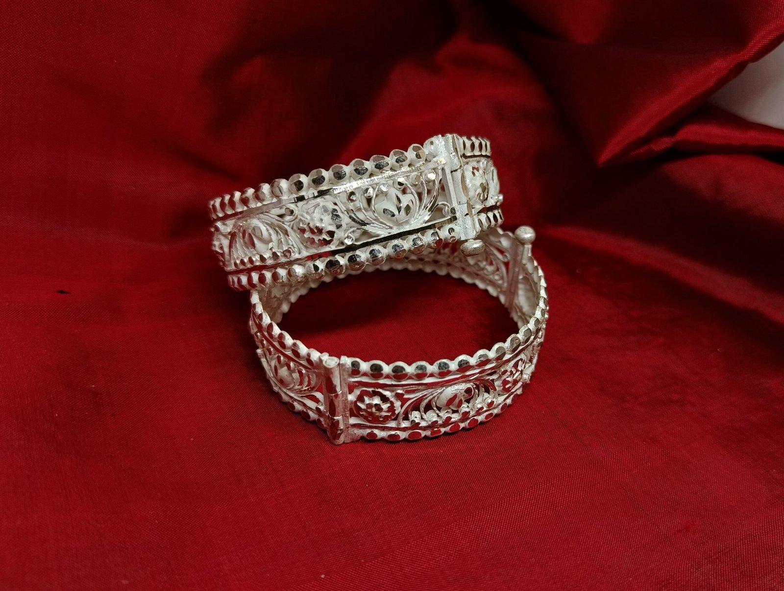 Mohini Chur / Traditional Bangles 2.3, 2.4 view 2