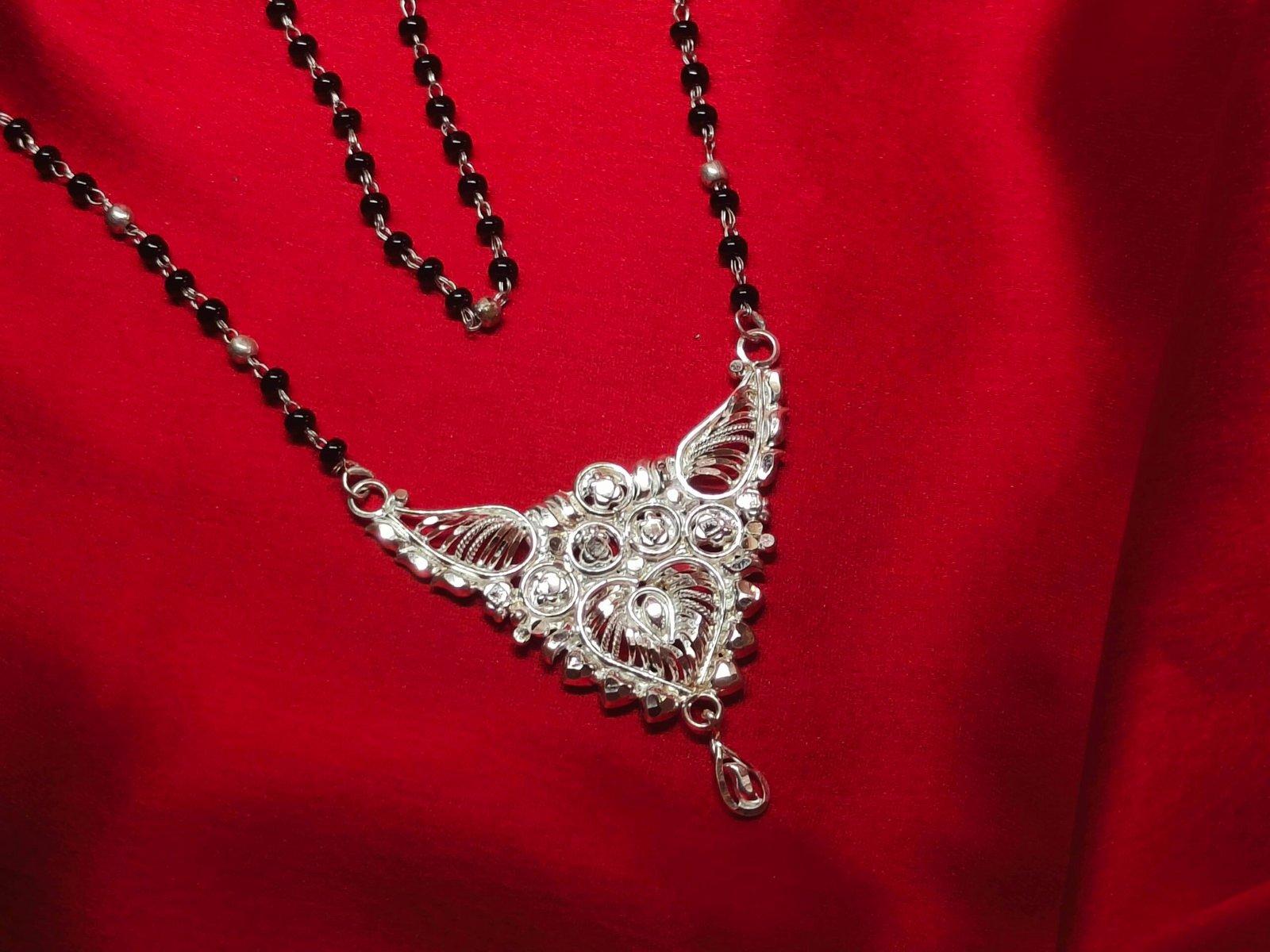 Purva Mangalsutra view 2