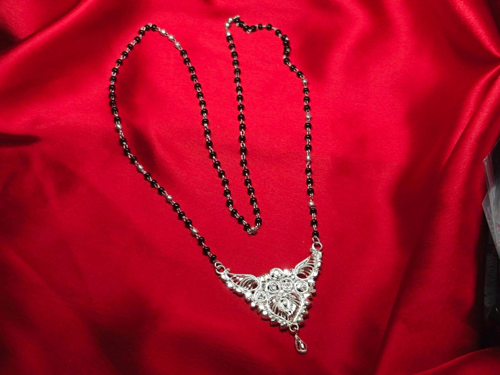 Purva Mangalsutra view 3