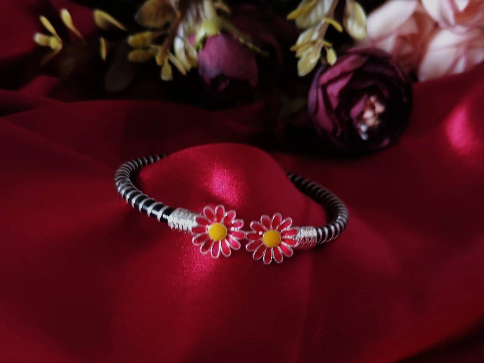 Red Daisy flower Loha / Noa / Iron Bangle 2.4 view 3