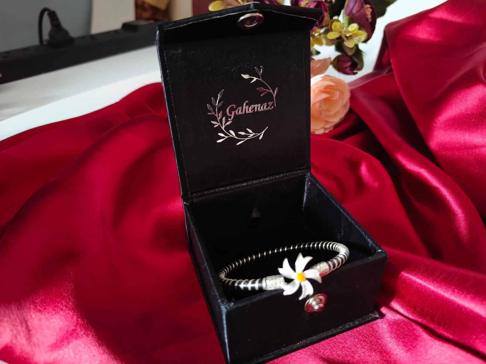 Shiuli Loha / Noa / Iron Bangle 2.2 view 3