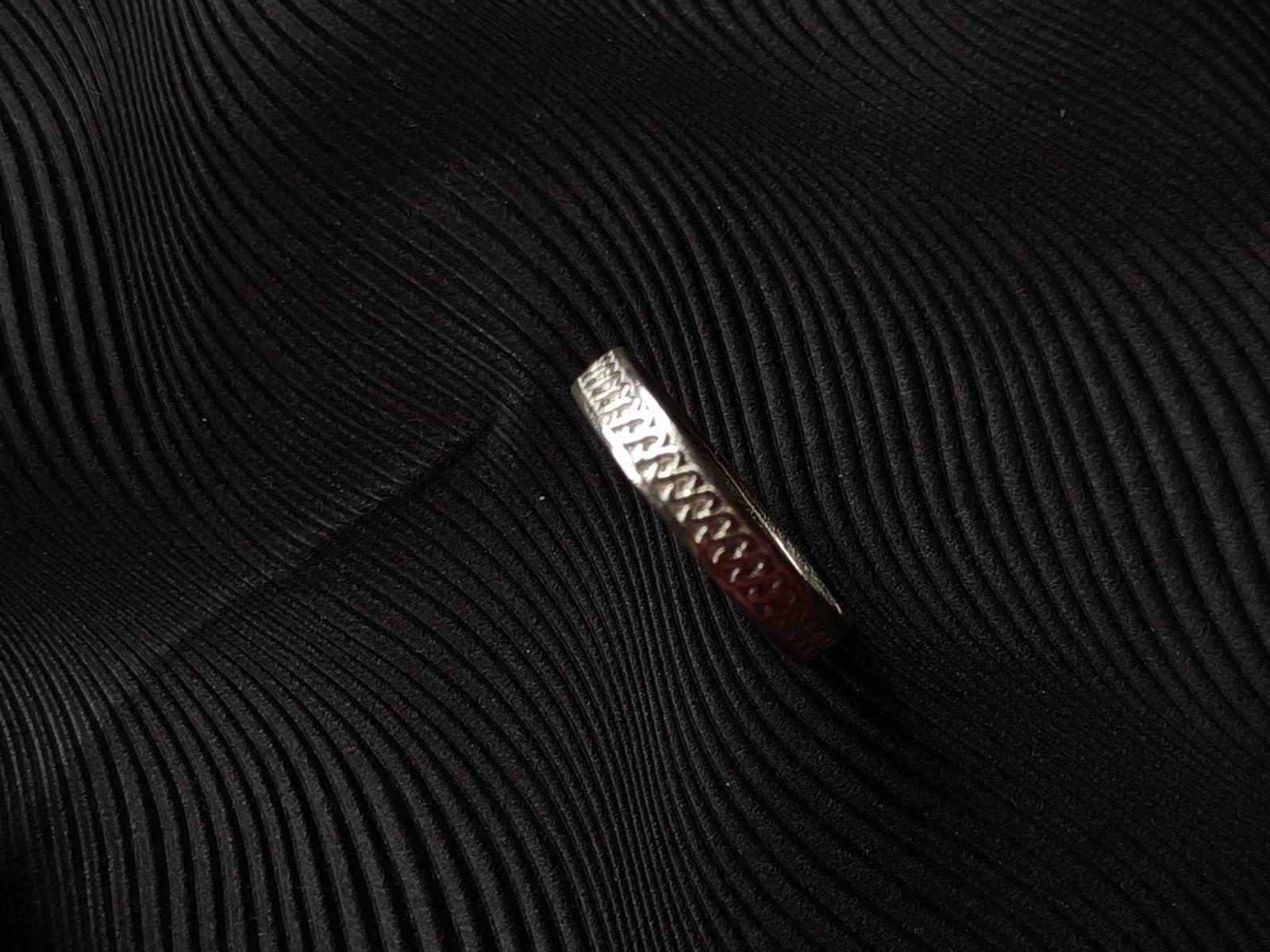 Silvan Edge Finger Ring /Thumb Ring view 3