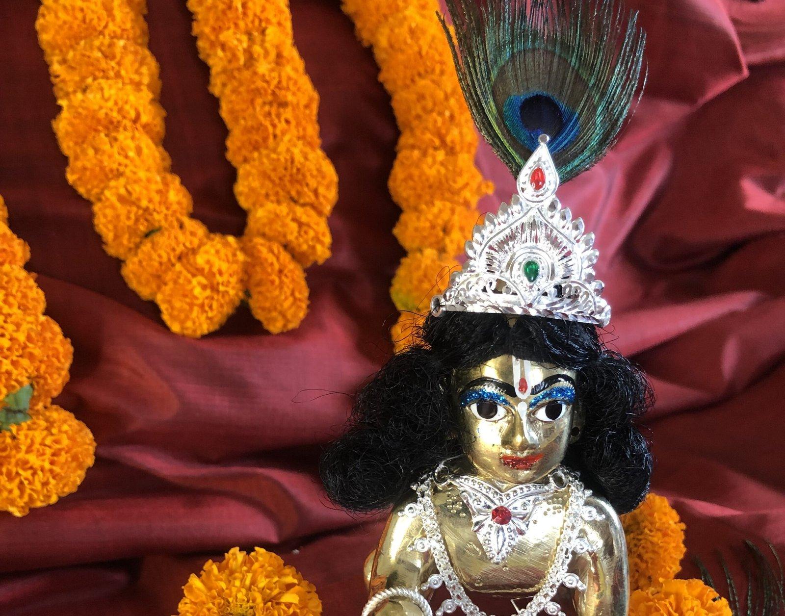 Silver Fancy Mukut view 3