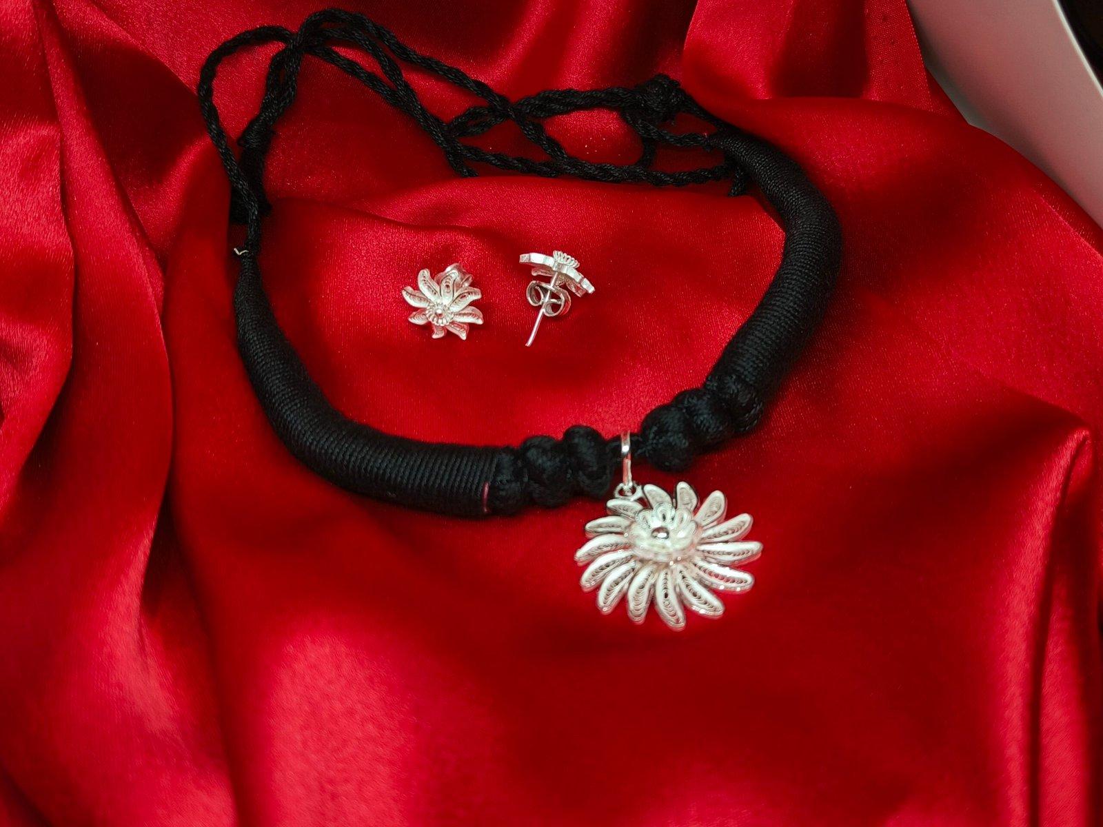 Ubika Filigree Pendant Earring set view 3