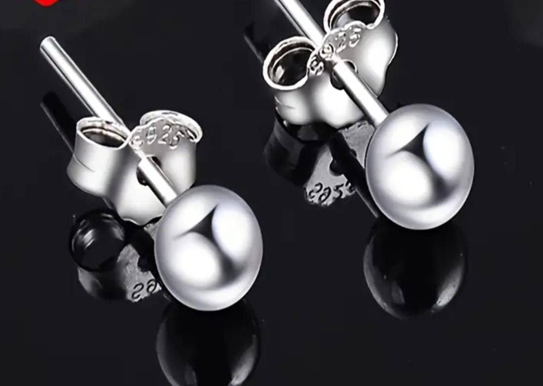 Unisex Hollow Sperkling Plain Ball Stud Earrings view 3
