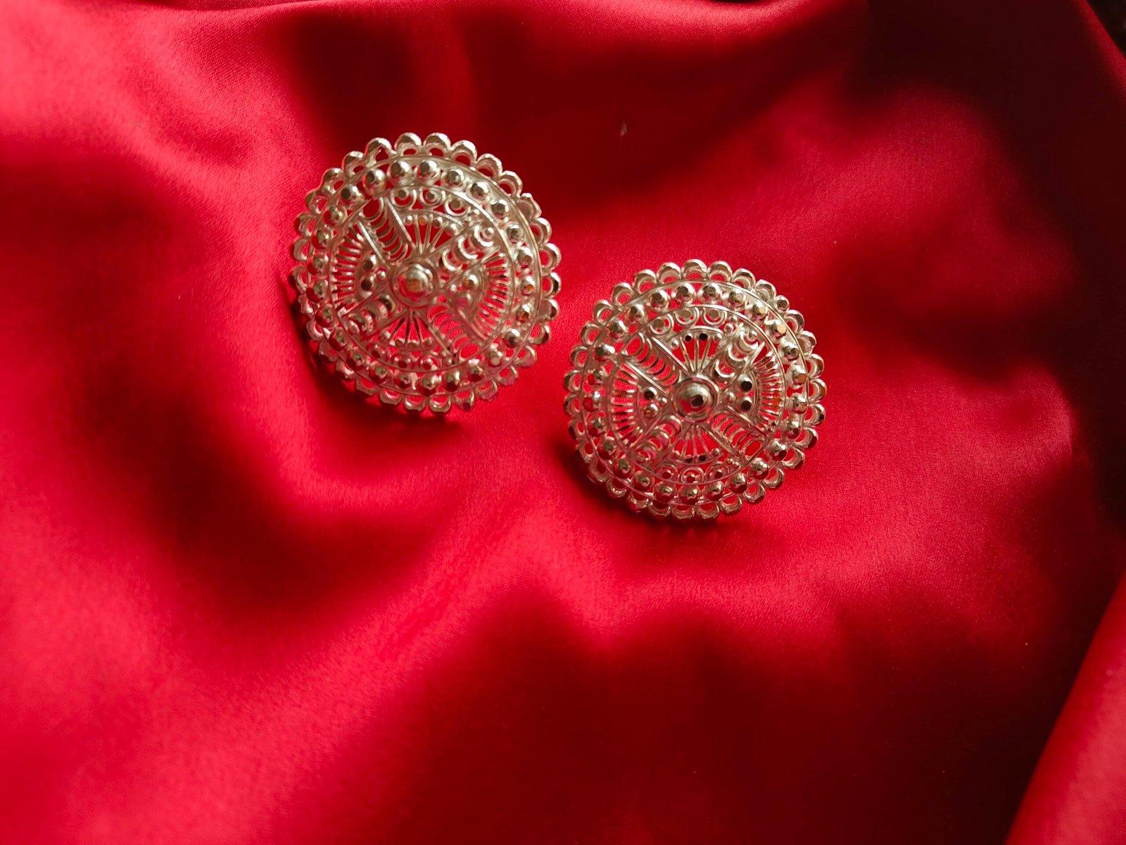 Binodini Kanpasha / Top / Stud / Earring / Kaanpasha