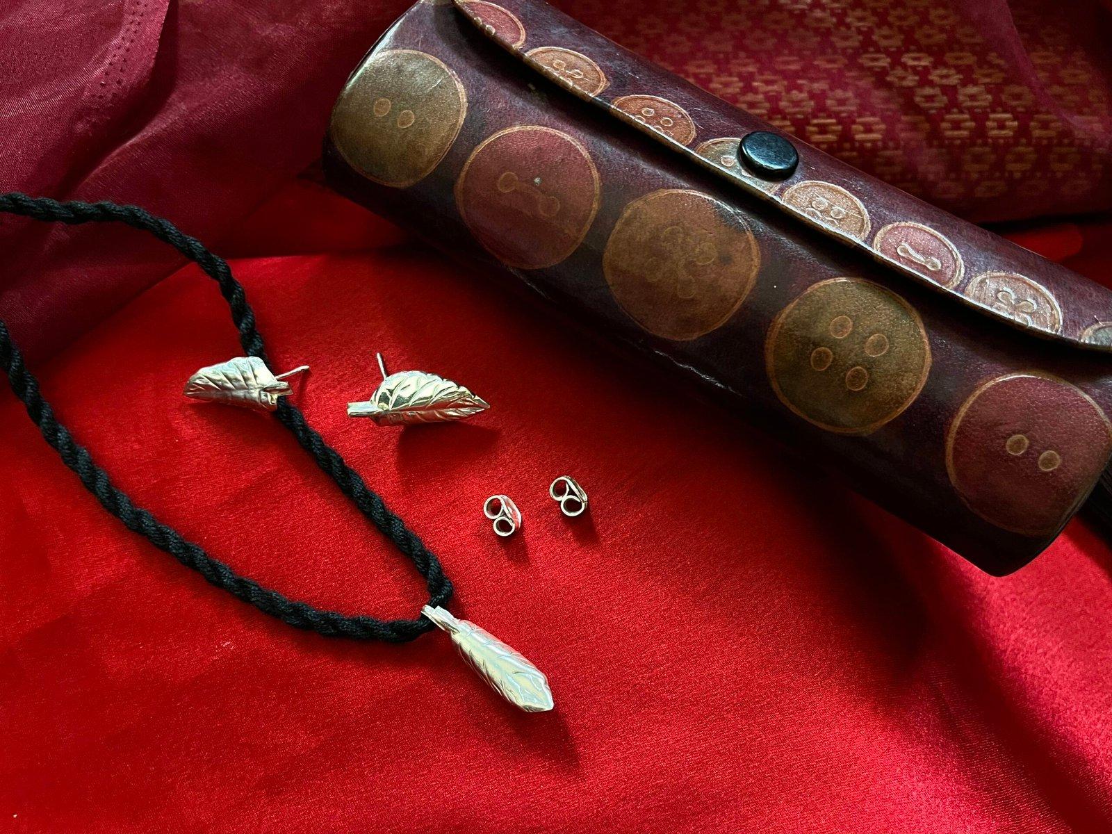 Elegant Spring Fall Twisted leaf set view 5