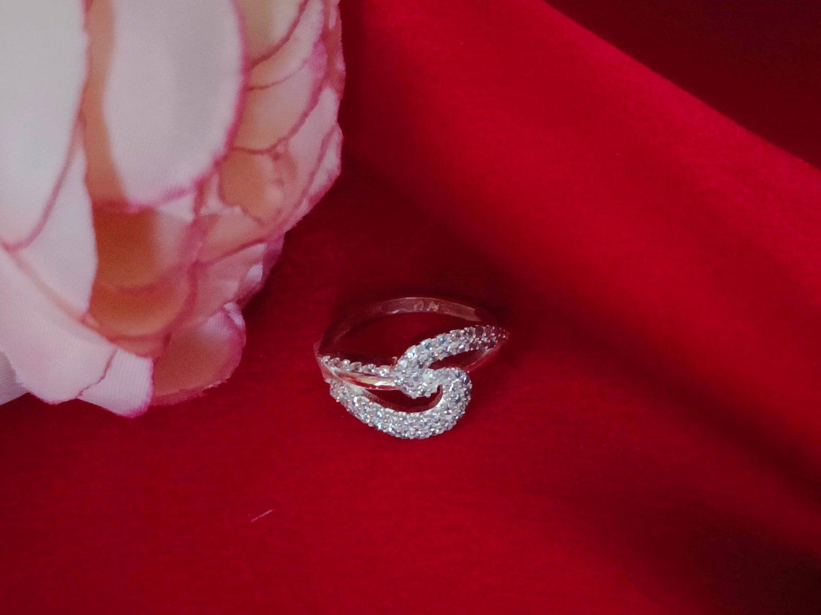 Fancy Wave Stone Finger Ring view 3