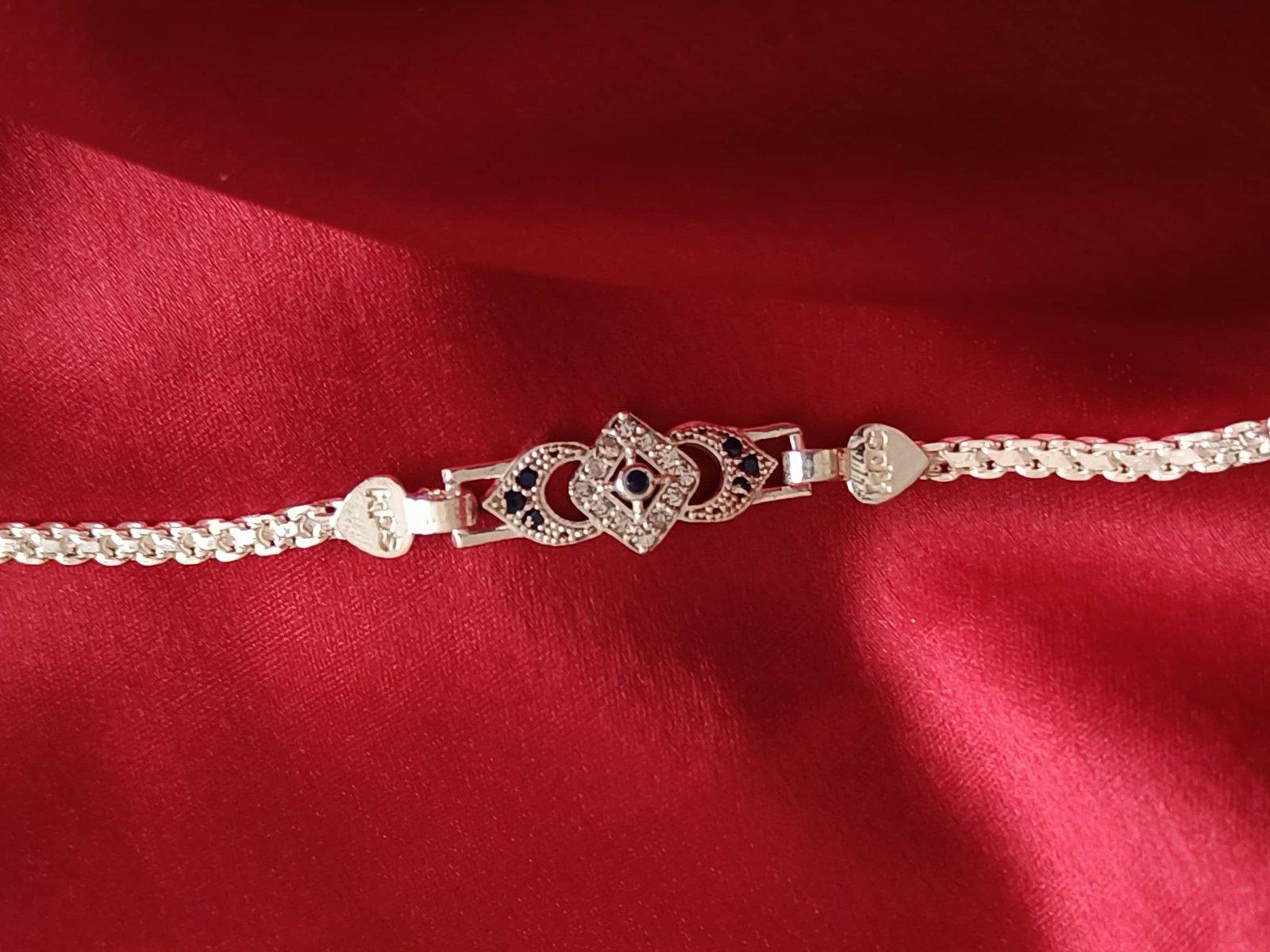 Finch bracelet for kids view 2