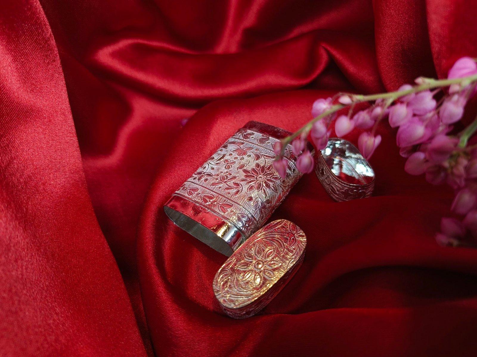 Gahenaz Silver Dabbi 2 Way Opening/Container for Tobacco/Spices/Paan/jarda/Mouth freshner/Surti/Khaini Chunauti Dibbi | Box view 5