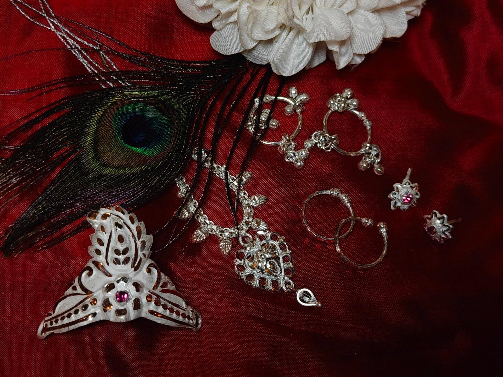 Gahenaz Silver Jewellery Set for for Idol size 3-4 view 2