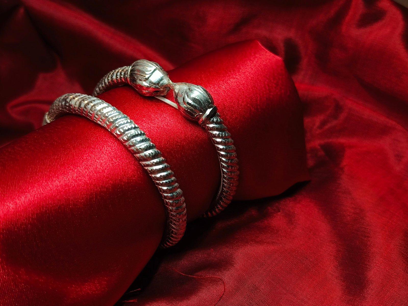 Gahenaz Silver Lotus Bala / Vintage Bangle 2.5 view 4