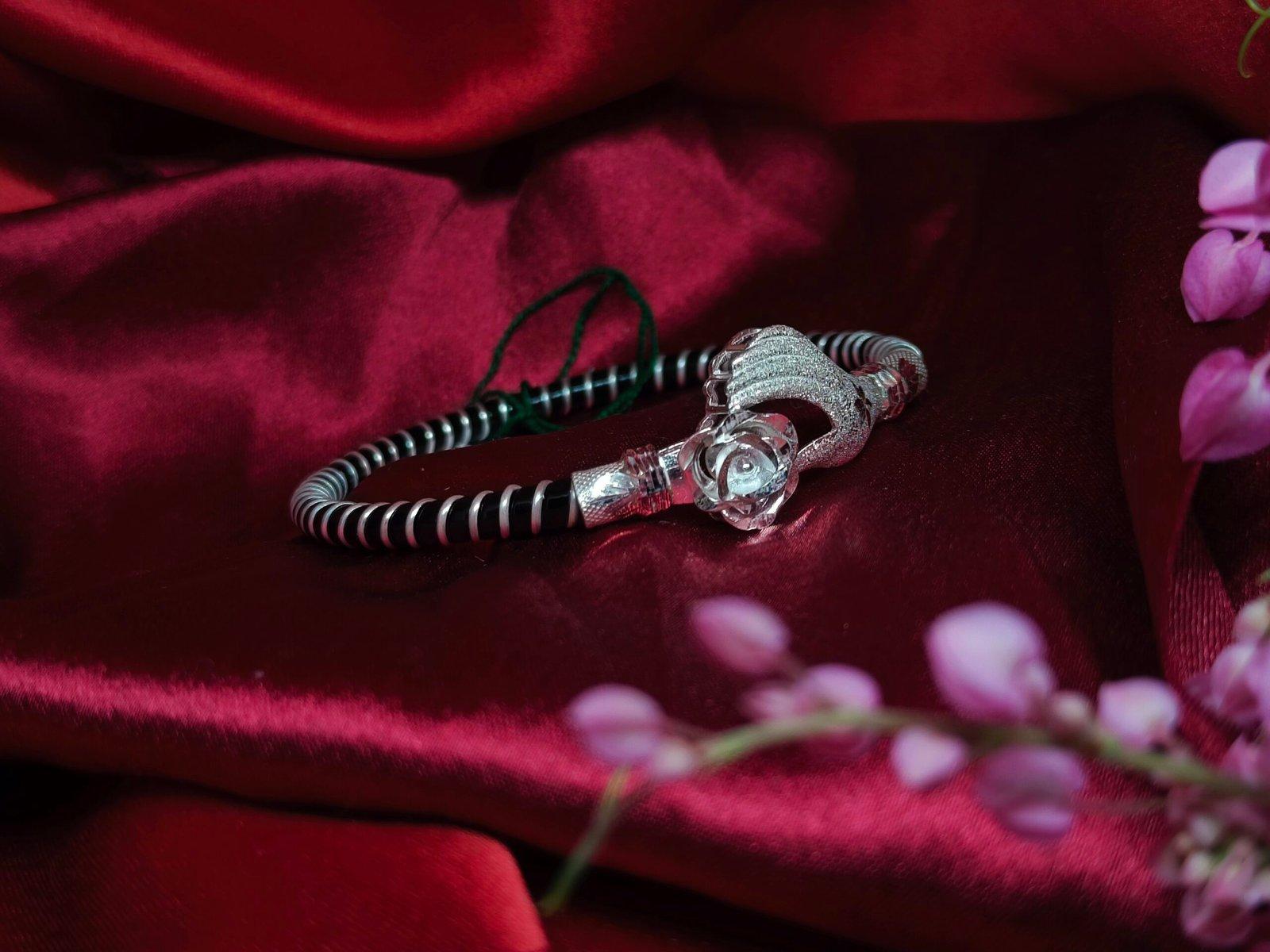 Gahenaz Silver Parijat Loha / Noa / Iron Bangle / Kada 2.5 view 2