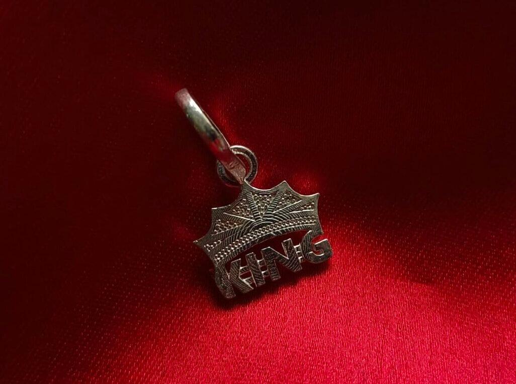 King Pendant view 1