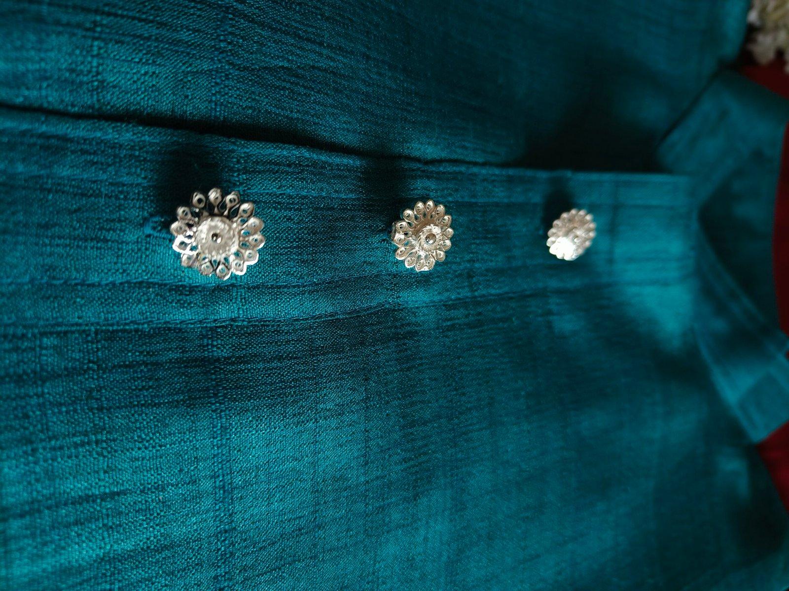 Krishna Filigree Kurta Button view 3