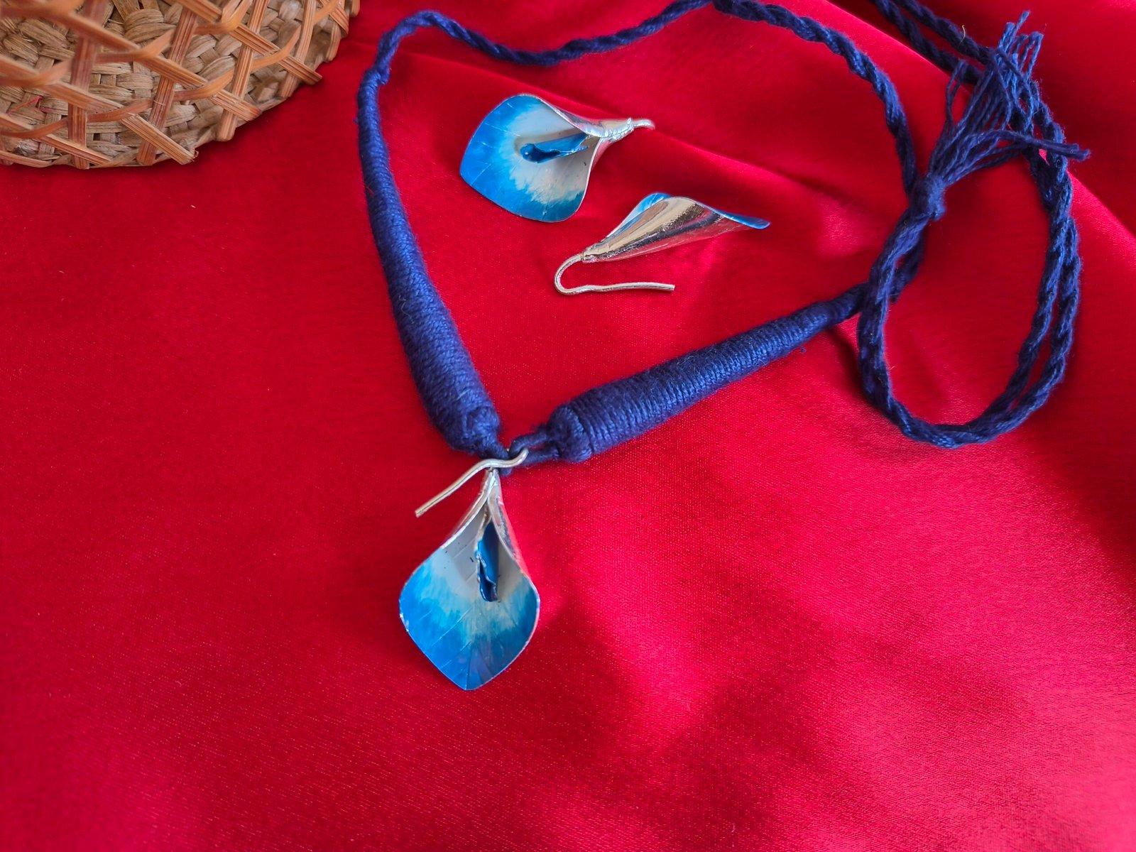 Krittika Necklace with earrings view 3