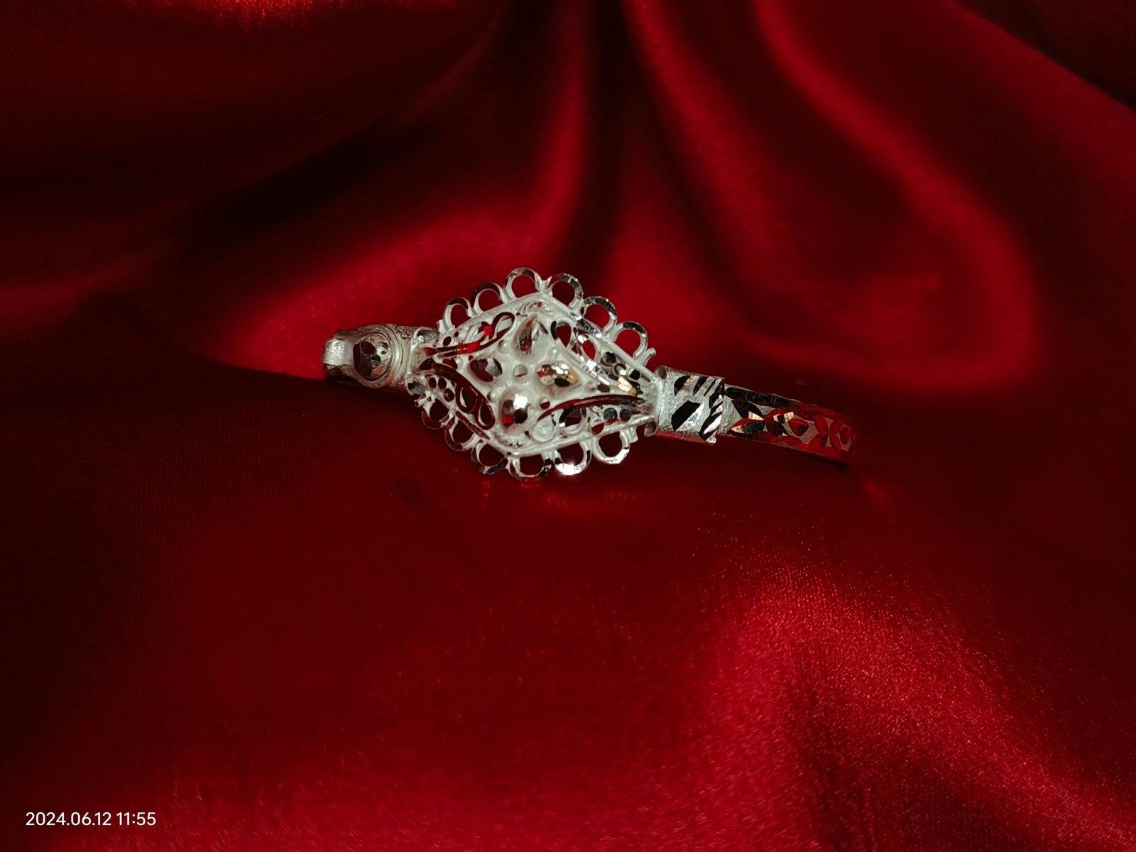 Monmohini noa / loha / লোহা বাঁধানো 2.3, 2.5