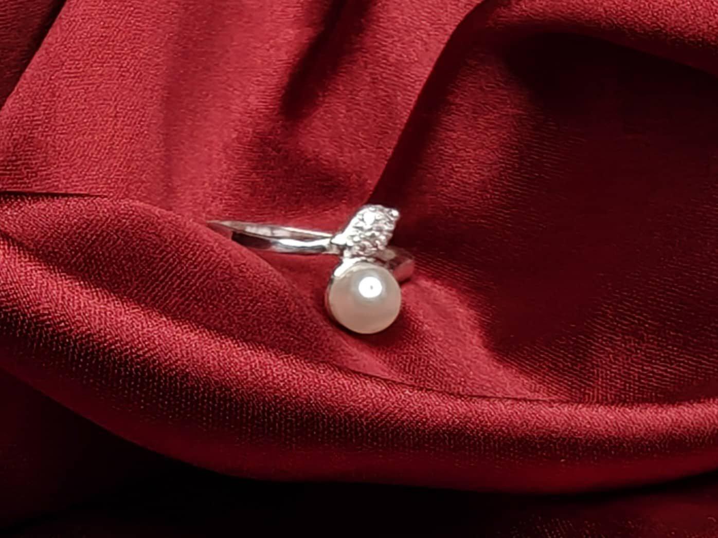 Pearl Finger Ring Maple view 2