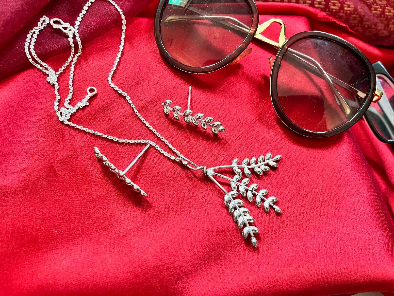 Silver Leaf Pendent Set view 1