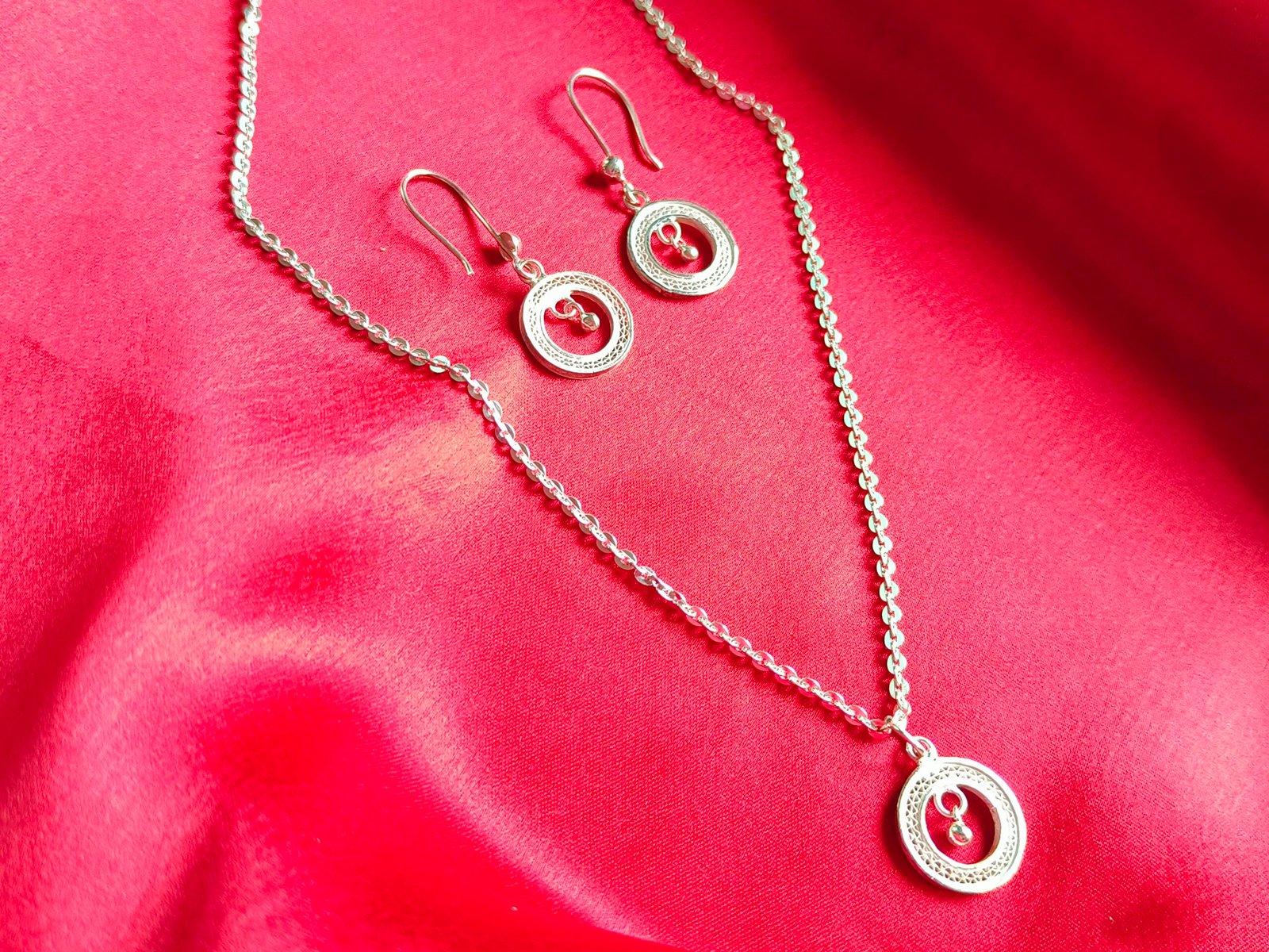 Udichi Filigree Pendant Earring set view 2