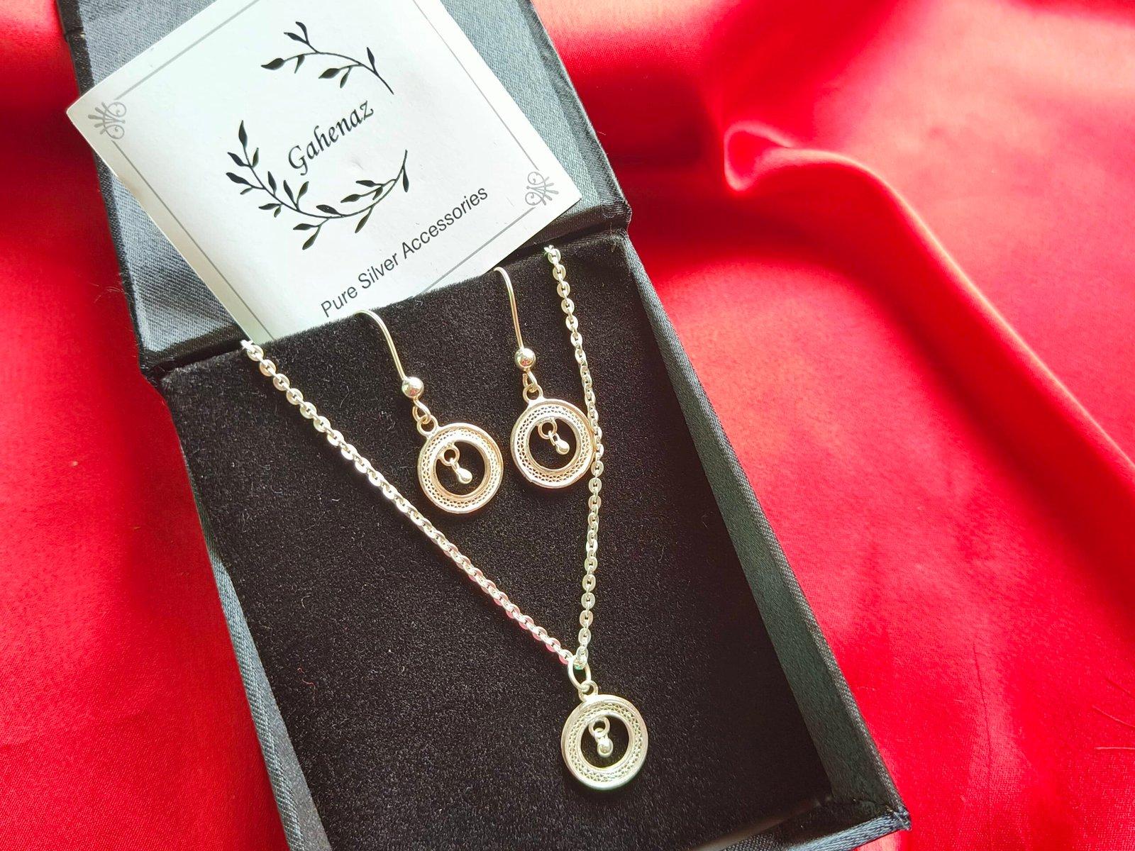 Udichi Filigree Pendant Earring set view 5