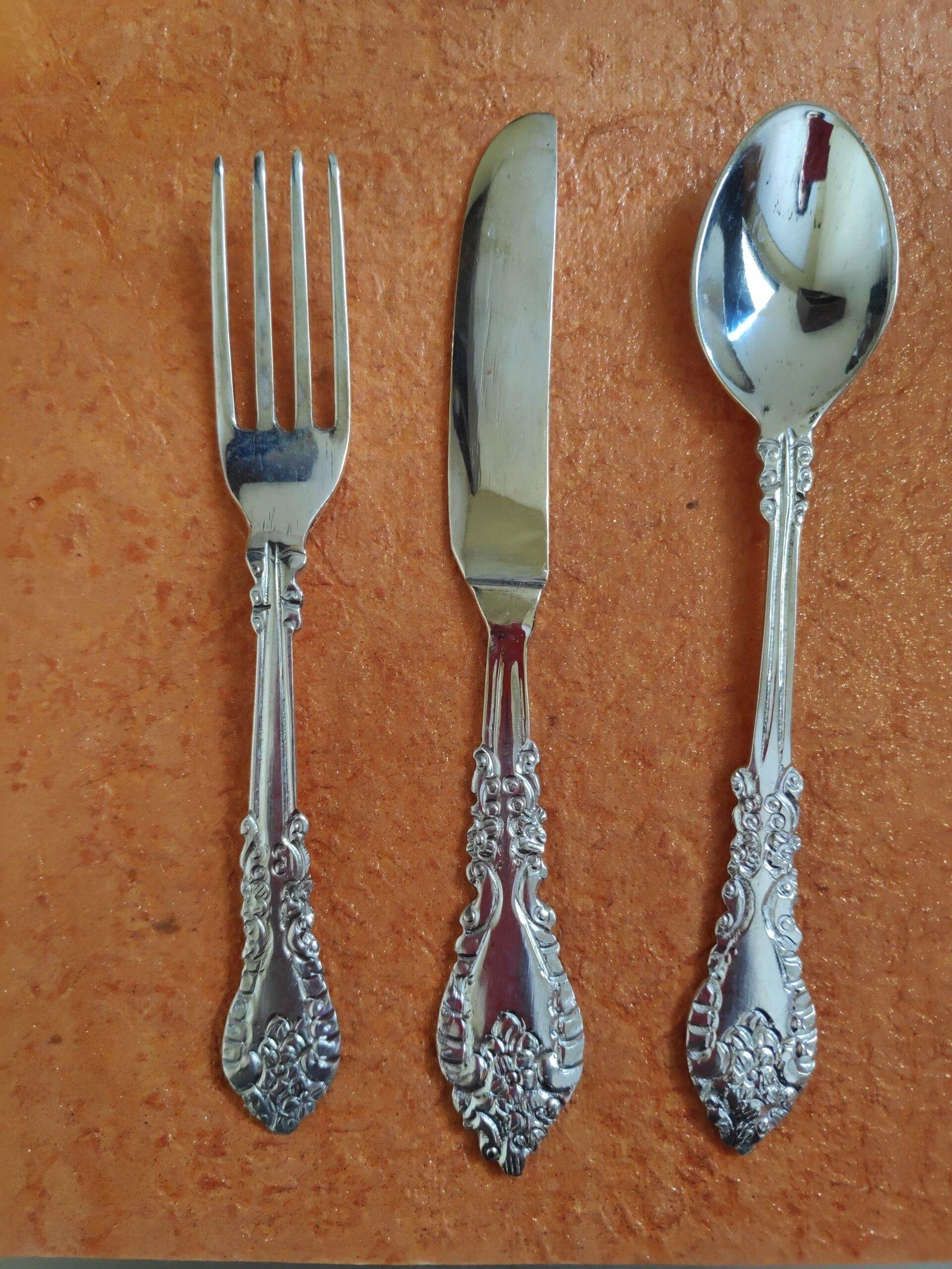 Vintage kings pattern silver cutlery / Floral Dinnerware view 2